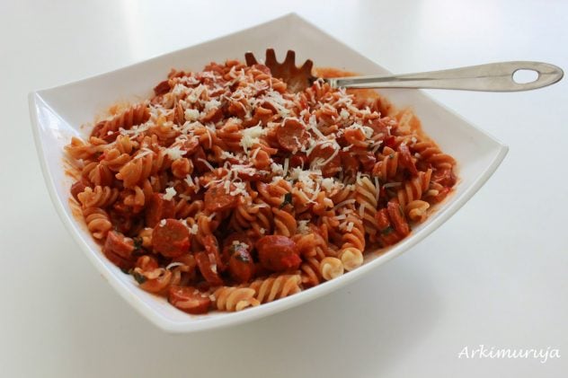 Lempeän tulinen chorizopasta vie kielen mennessään