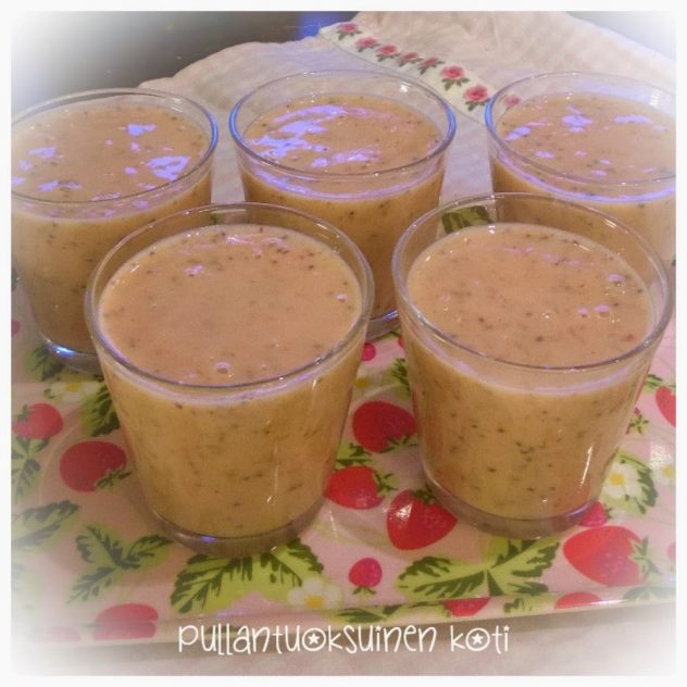 Smoothieta aamupalalla tuoremehun sijaan - Banaani-Persimon Smoothie