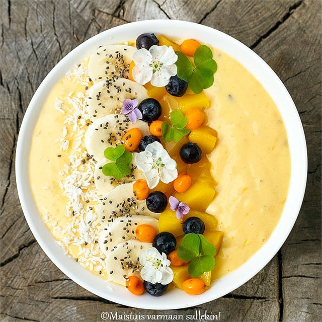 Tyrni smoothie bowl