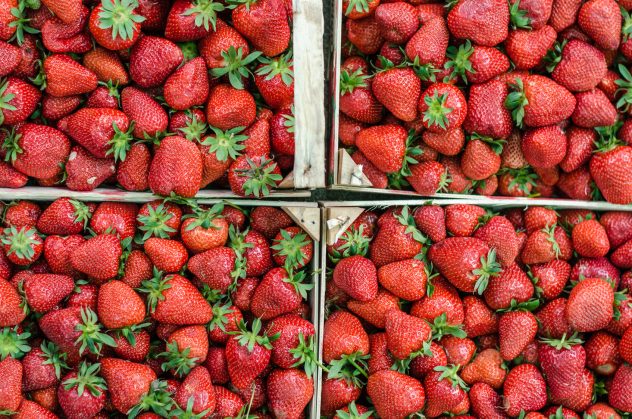 Strawberry crate composition