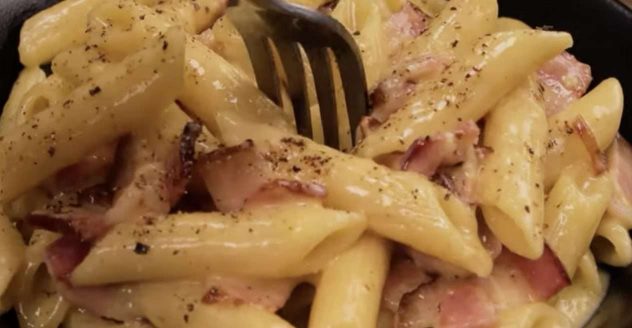 Onko tässä maailman paras pasta? Carbonara ei petä koskaan!