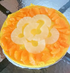 Sitruunainen ananas-mandariinijuustokakku
